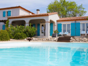 Spacious villa with private swimming pool and bubble bath